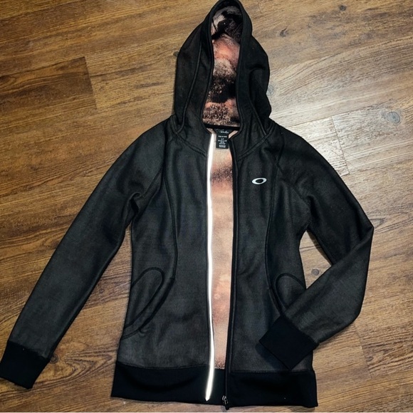 Oakley Jackets & Blazers - Oakley Black Long Sleeve Outdoor Active Silver Zip Up Hooded Jacket Size S